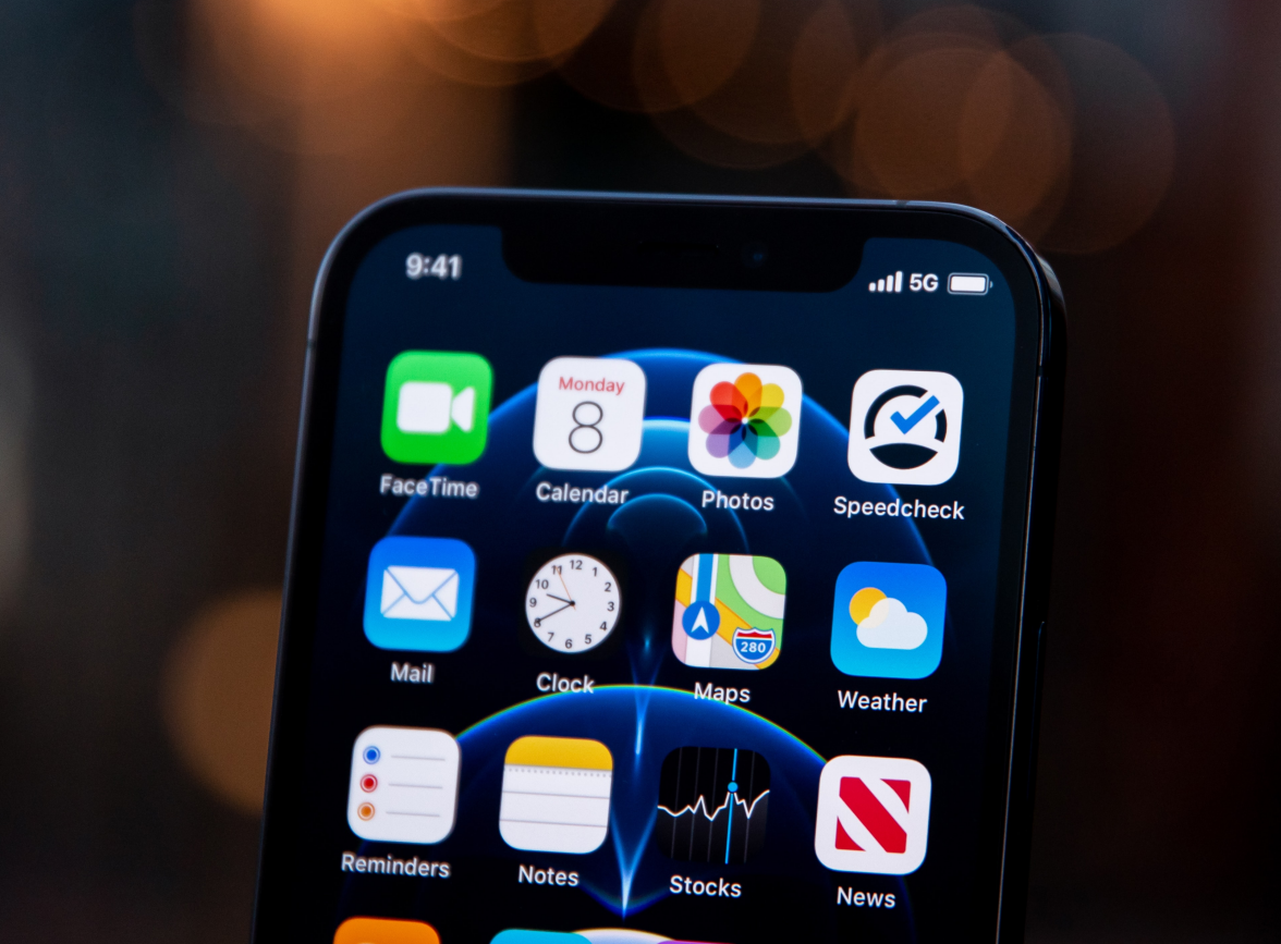 龙沙苹果手机维修分享为什么 iPhone 12 在冬季会自动关机 