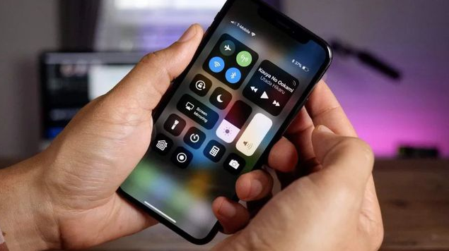 龙沙苹果手机维修分享iPhone 12信号差怎么办 
