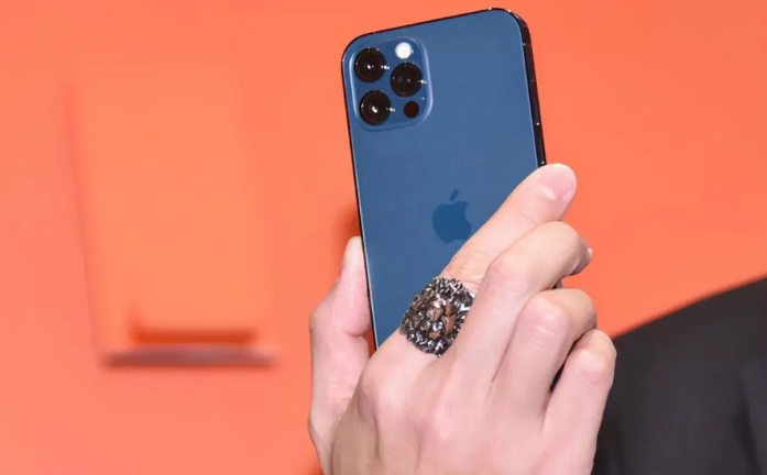龙沙苹果手机维修分享iPhone12系列重启方法教程 
