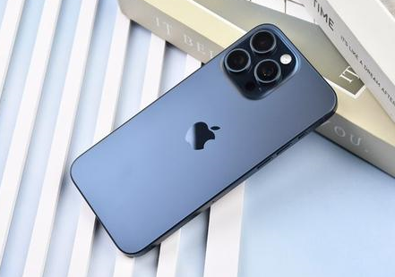 龙沙苹果维修点分享iPhone 15 Pro Max屏幕更换全新实操风险 